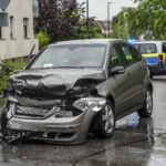 Sindelfingen-Maichingen: zwei Leichtverletzte und fünf beschädigte Fahrzeuge nach Unfall in der Sindelfinger Straße