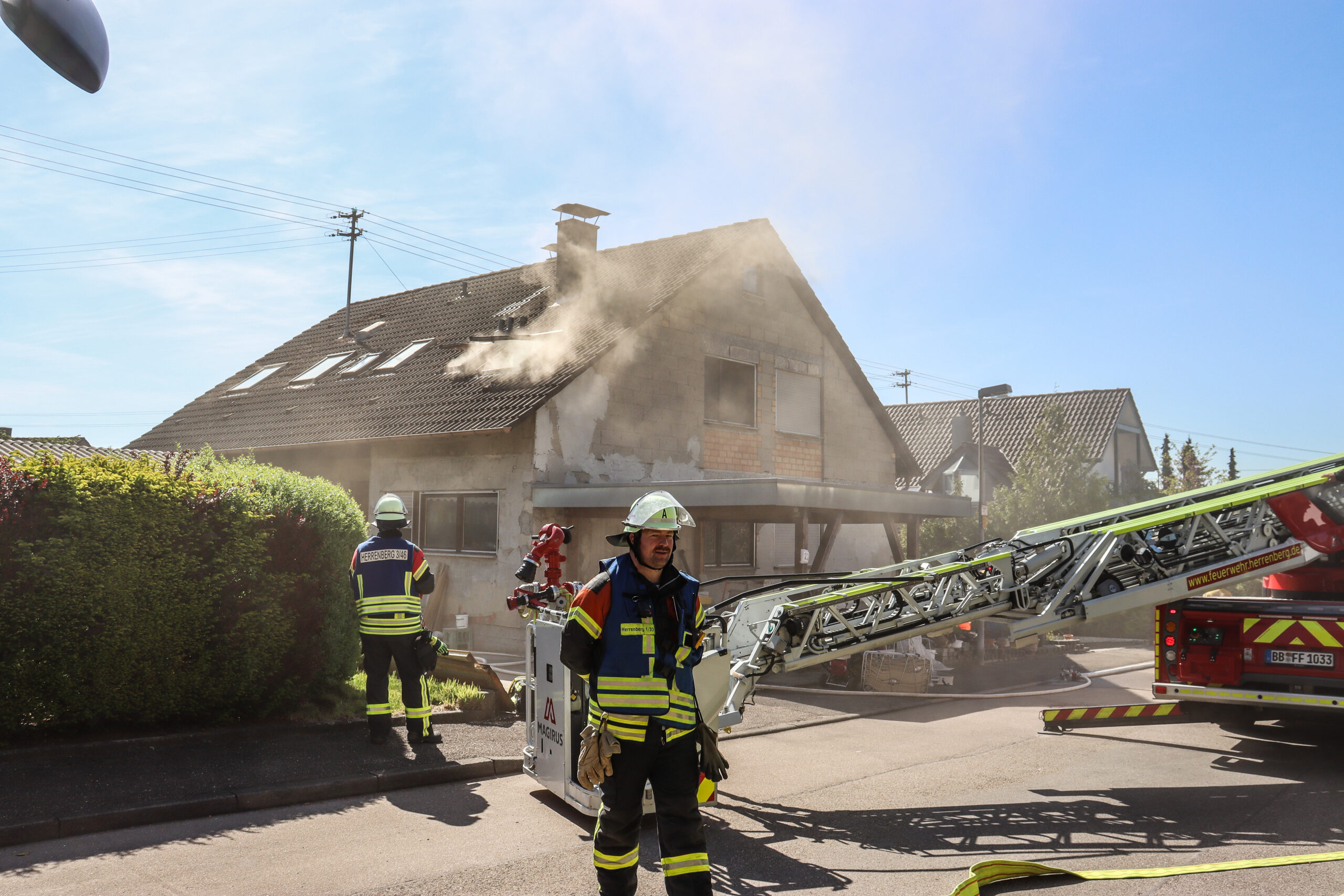 Herrenberg-Gültstein: Zwei Leichtverletzte nach Brand in Einfamilienhaus