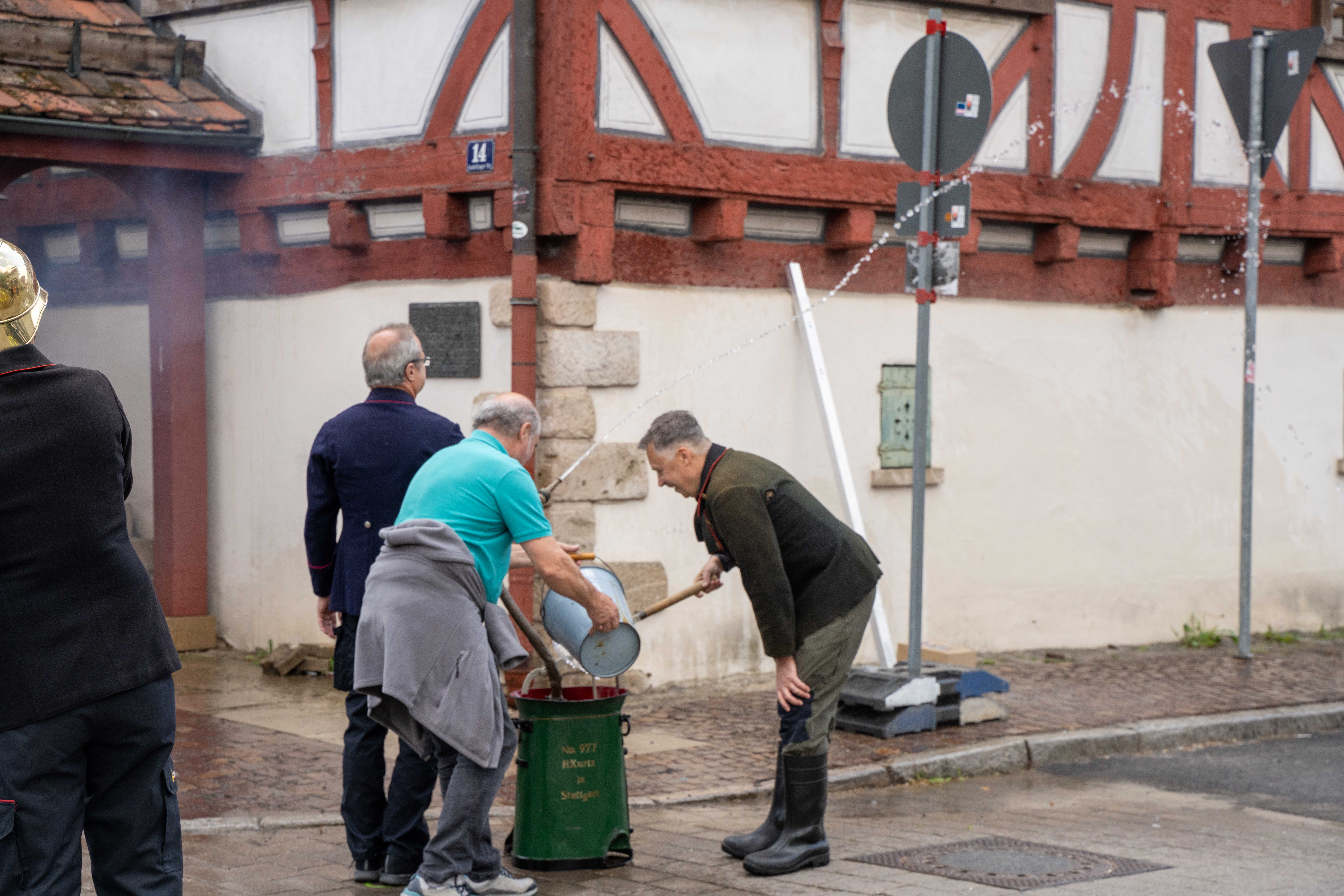 Maichingen: Feuerwehrübung in historischer Uniform