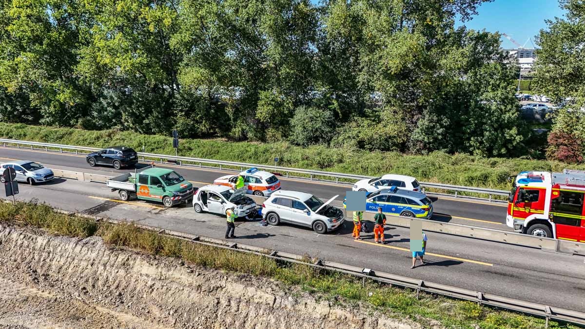 A81 Böblingen: Auffahrunfall mit mehreren Verletzten