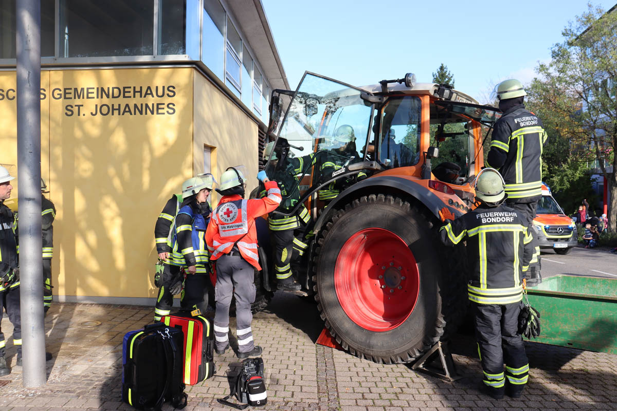 Jahreshauptübung der Feuerwehr Bondorf begeistert zahlreiche Zuschauer
