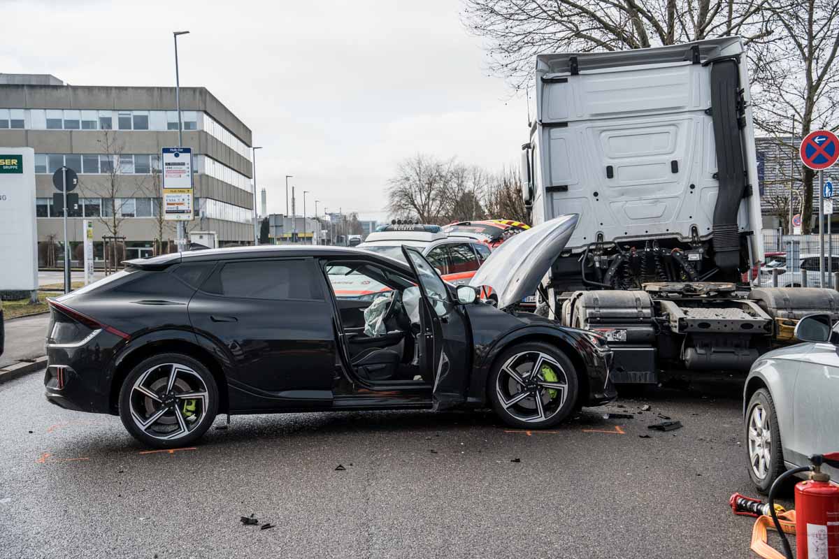 Böblingen-Hulb: Verkehrsunfall im Gewerbegebiet Hulb