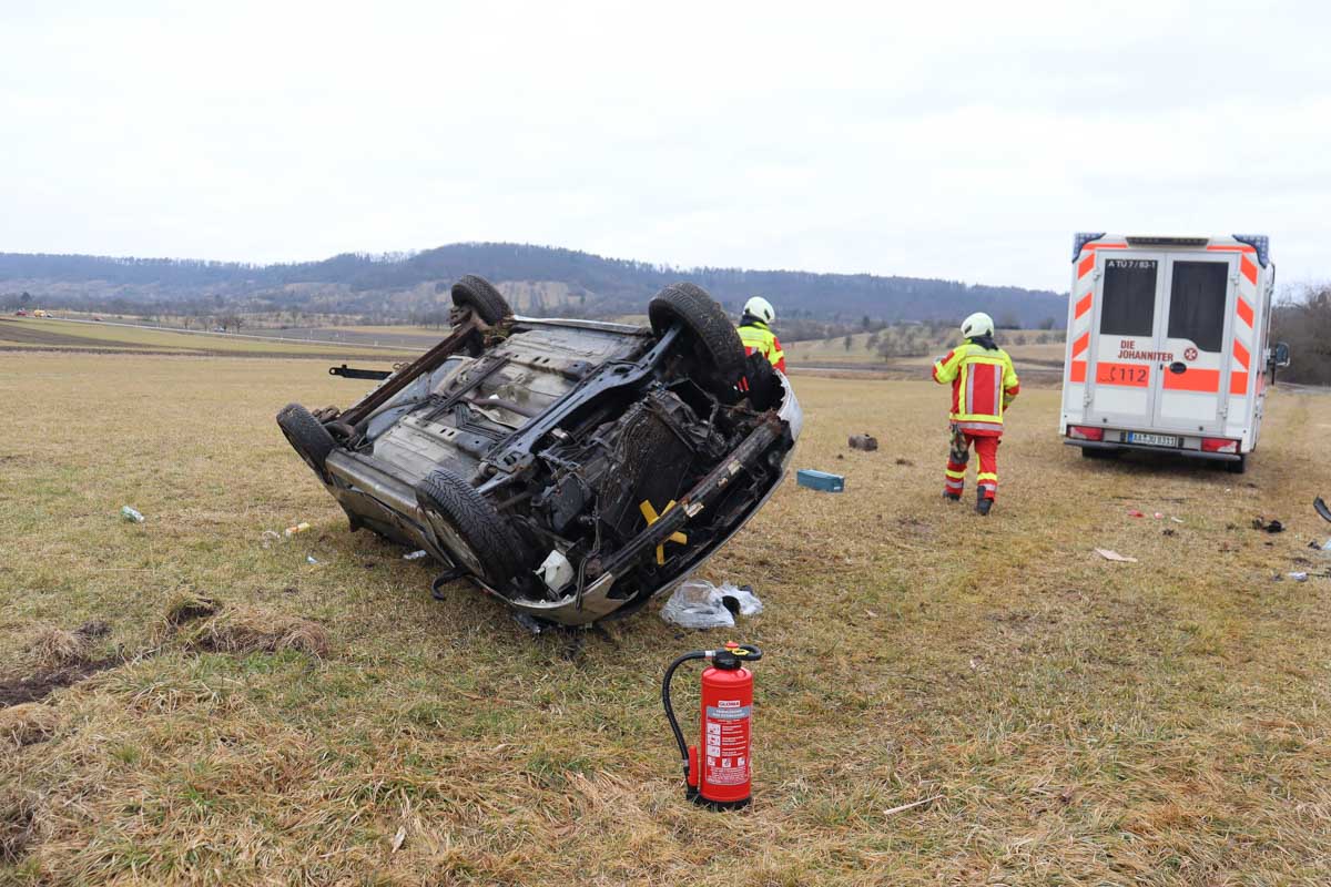 Ammerbuch (TÜ): Auto mehrfach überschlagen