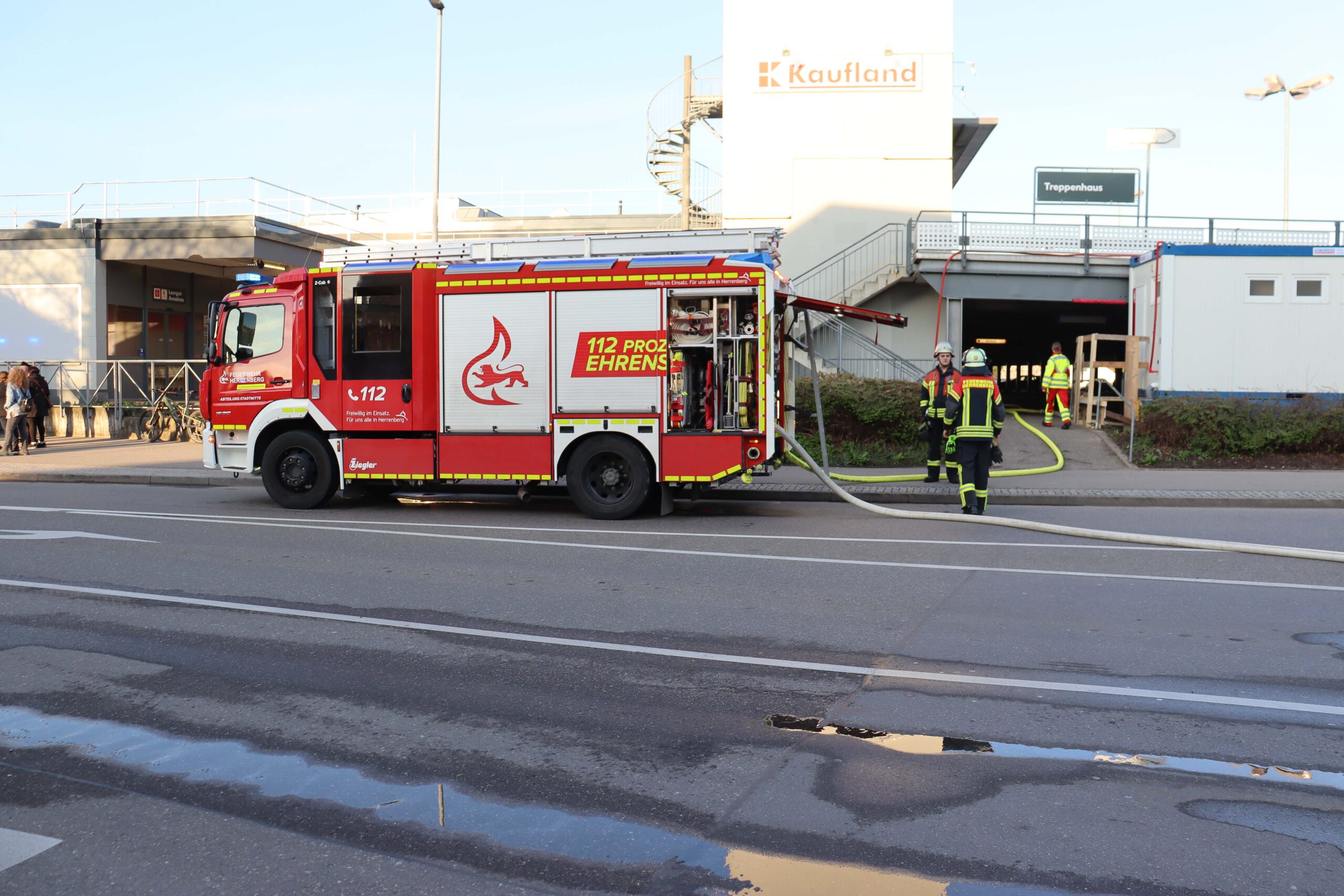 Herrenberg: Mehrere Verletzte nach Kühlmittelaustritt im Kaufland