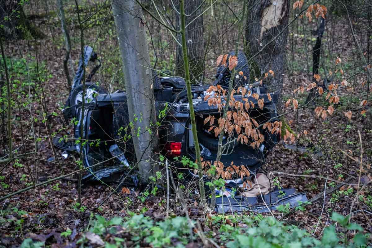 Steinenbronn: Ford muss nach Unfall mit Kran geborgen werden – Fahrerin leicht verletzt