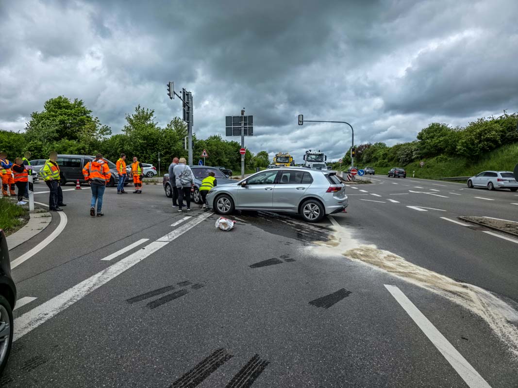 B464 Holzgerlingen: Verkehrsunfall wegen ausgeschalteter Ampel