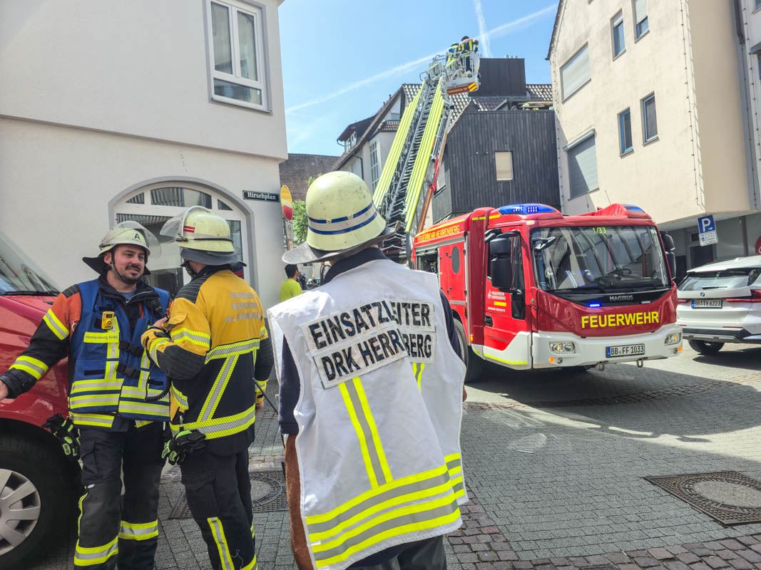 Herrenberg: Markisenbrand in Mehrfamilienhaus – Feuerwehr verhindert größere Schäden