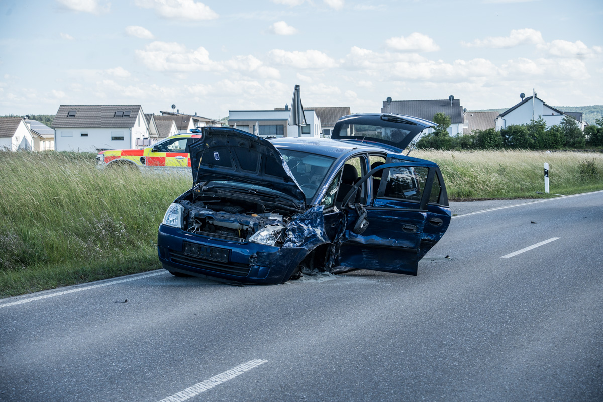 Ehningen (K1000/Im Tal): Verkehrsunfall mit 4 verletzten Personen