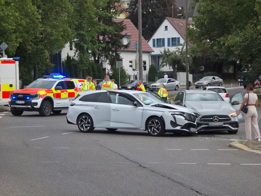 Sindelfingen: Unfall mit hohem Sachschaden