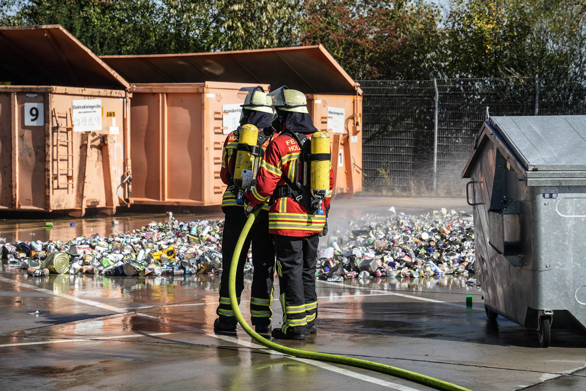 Holzgerlingen: Brand in Müllfahrzeug auf Wertstoffhof